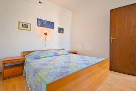 Apartmanska kuća, 12 apartmana,blizina plaže, Umag, Umag, Kuća