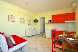 Apartmanska kuća, 12 apartmana,blizina plaže, Umag, Umag, Kuća