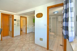 Apartmanska kuća, 12 apartmana,blizina plaže, Umag, Umag, Kuća