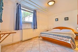 Apartmanska kuća, 12 apartmana,blizina plaže, Umag, Umag, Kuća