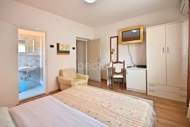 Apartmanska kuća, 12 apartmana,blizina plaže, Umag, Umag, Kuća