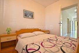 Apartmanska kuća, 12 apartmana,blizina plaže, Umag, Umag, Kuća