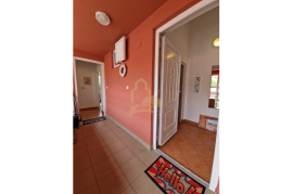 2 apartmana s pogledom na Paški zaljev, 81m2, Pag, Stan