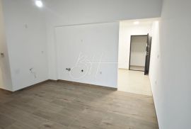 Stan s dvije spavaće sobe, 66.53 m2, Pula, Appartment