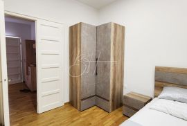 Prostran stan s garažom i dvorištem, 114 m2, Pula, Appartment