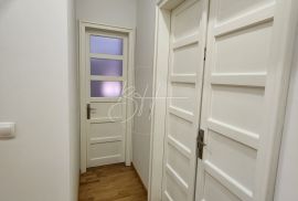 Prostran stan s garažom i dvorištem, 114 m2, Pula, Appartment