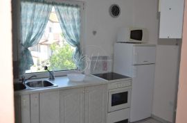 Apartmanska kuća sa četiri stambene jedinice, Fažana, Дом