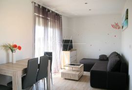 Kuća sa 3 apartmana, Medulin, Ev