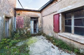 Grižane - kamena kuća za renovaciju, Vinodolska Općina, Casa