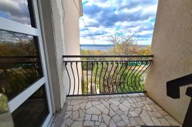 CRIKVENICA, DRAMALJ - STAN S POGLEDOM NA MORE I GARAŽOM, Crikvenica, Apartamento