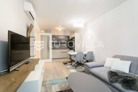 Zagreb, Bundek, prekrasan dvosoban stan+parkirno garžano mjesto NKP 60 m2, Zagreb, Appartement