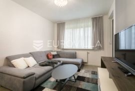 Zagreb, Bundek, prekrasan dvosoban stan+parkirno garžano mjesto NKP 60 m2, Zagreb, Appartement