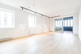 Zagreb, Heinzelova, VMD novogradnja, peterosoban stan 150 m2 +  garažna mjesta, Zagreb, Apartamento