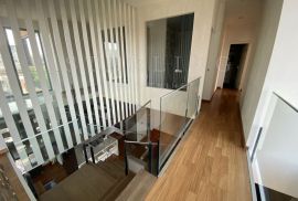 STAN, PRODAJA, ZAGREB, TRNJE, 199 m2, 5-soban, Trnje, Apartamento