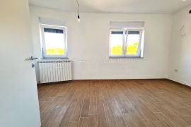 ETAŽA NA PRVOME KATU SA POGLEDOM NA MORE, Rijeka, Appartment