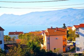 PRIZEMLJE SA GARAŽOM I POGLEDOM NA MORE, Rijeka, Appartment