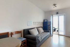 Apartman prodaja Turanj 40 m2, 100m od mora, Sveti Filip I Jakov, Apartamento