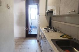 KRNJEVO, komforan stan 3S+DB, veliki balkon, 2.kat, lift, Rijeka, Apartamento