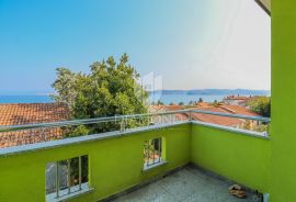 Crveni vrh, prekrasna kuća sa 3 apartmana!, Umag, Maison