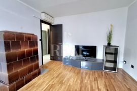 Veruda renovirani dvosobni stan 60m2 ,blizina stadiona!, Pula, Appartment