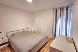 Veruda renovirani dvosobni stan 60m2 ,blizina stadiona!, Pula, Appartment