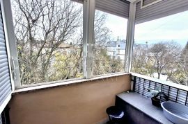 Veruda renovirani dvosobni stan 60m2 ,blizina stadiona!, Pula, Appartment