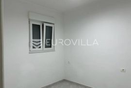 Split, Bol, funkcionalan poslovni prostor, 48 m2, dostupan od 1.1.2025., Split, Commercial property