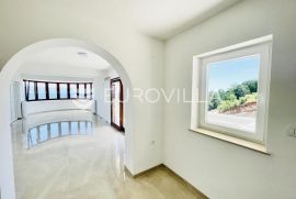 Opatija, odličan dvosobni stan s dnevnim dijelom u novijoj zgradi NKP 157,84m2, Opatija, Daire