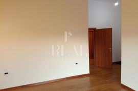 Diračje, etaža kuće 143 m2, 2S+DB, Rijeka, Appartement