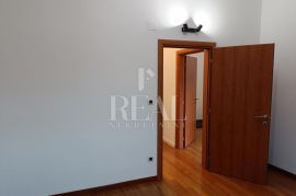 Diračje, etaža kuće 143 m2, 2S+DB, Rijeka, Appartement