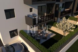 Trogir balančane stan u prizemlju 2S+DB 56m2, Trogir, Apartamento