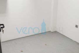 Grad Krk, otok Krk, centar, poslovni prostor 112 m2 u prizemlju, najam, Krk, Ticari emlak