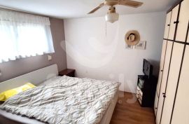 APARTMANSKA KUĆA SA 4 STANA I POGLEDOM NA MORE, Vodnjan, Kuća