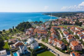 GRAĐEVINSKO ZEMLJIŠTE SA POGLEDOM NA MORE I ISHODOVANOM GRAĐEVINSKOM DOZVOLOM, Fažana, Zemljište