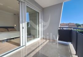 LUKSUZAN TROSOBAN STAN U BLIZINI PLAŽE, Rovinj, Appartement