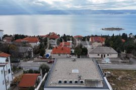 Novi Vinodolski moderna novogradnja blizu plaže i centra grada, Novi Vinodolski, Famiglia