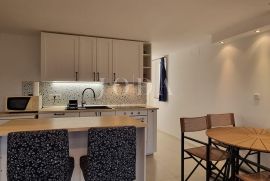 Apartman blizu plaže s otvorenim pogledom, Malinska-Dubašnica, Appartement