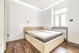 Zagreb, Donji grad, adaptiran dvosoban stan 68 m2 u visokom prizemlju, Zagreb, Appartamento