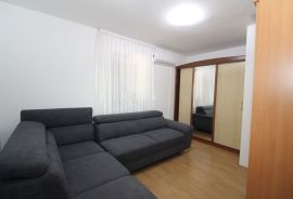 Istra - Poreč, obiteljska kuća sa apartmanima top lokacija, Poreč, Casa