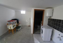 Istra - Poreč, obiteljska kuća sa apartmanima top lokacija, Poreč, Casa