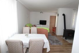 Istra - Poreč, obiteljska kuća sa apartmanima top lokacija, Poreč, Casa