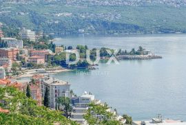 OPATIJA, CENTAR - fantastičan stan u potkrovlju s panoramskim pogledom i garažom u novogradnji iznad centra Opatije, Opatija, Stan