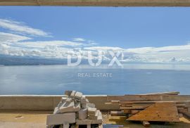 OPATIJA, CENTAR – luksuzan stan s panoramskim pogledom na more i garažom, top lokacija, Opatija, Stan