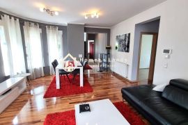 Zagreb,Rudeš 4-soban stan 81m2+parking+mali vrt u visokom prizemlju, Zagreb, Appartamento