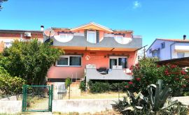 Zadar,Bokanjac-stambena građevina s 4 zasebna stana 290m2, Zadar, Famiglia