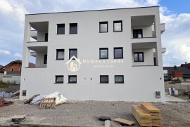 Sesvete-Novaki 3-soban stan (S4)69,48 m2 s parkingom i spremištem, Zagreb, Appartamento