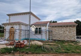 Tinjan,prekrasna obiteljska villa s bazenom 150m2 s okućnicom 621m2, Tinjan, Famiglia