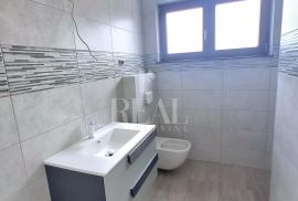 Štinjan stan 88m2,2s+db, VRT 100m2 !, Pula, Wohnung