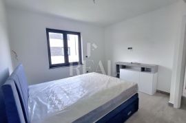 Štinjan stan 88m2,2s+db, VRT 100m2 !, Pula, Wohnung