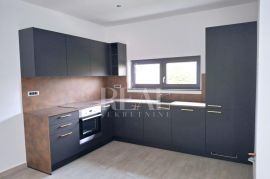 Štinjan stan 88m2,2s+db, VRT 100m2 !, Pula, Wohnung